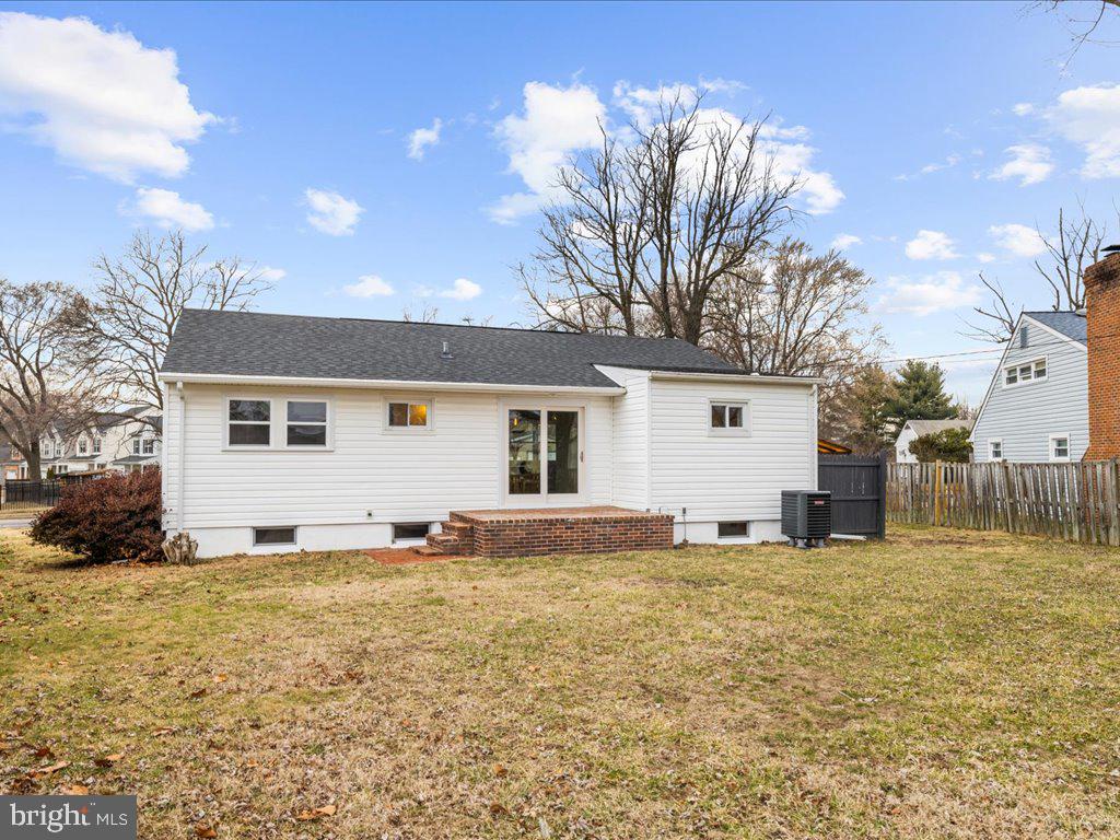 COUNTRY CLUB ESTATES - Residential