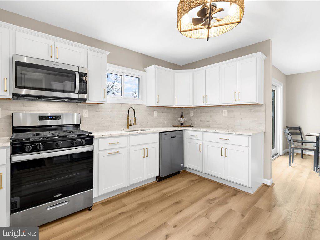 COUNTRY CLUB ESTATES - Residential