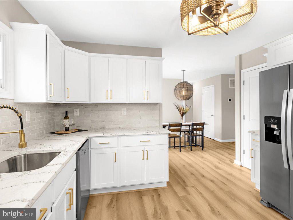 COUNTRY CLUB ESTATES - Residential