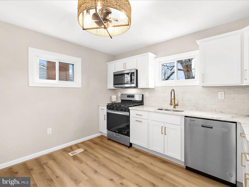 COUNTRY CLUB ESTATES - Residential