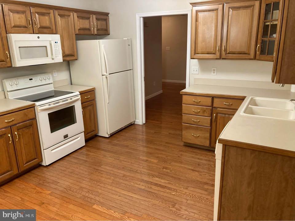 PARK MANOR ESTATE - Residential Lease