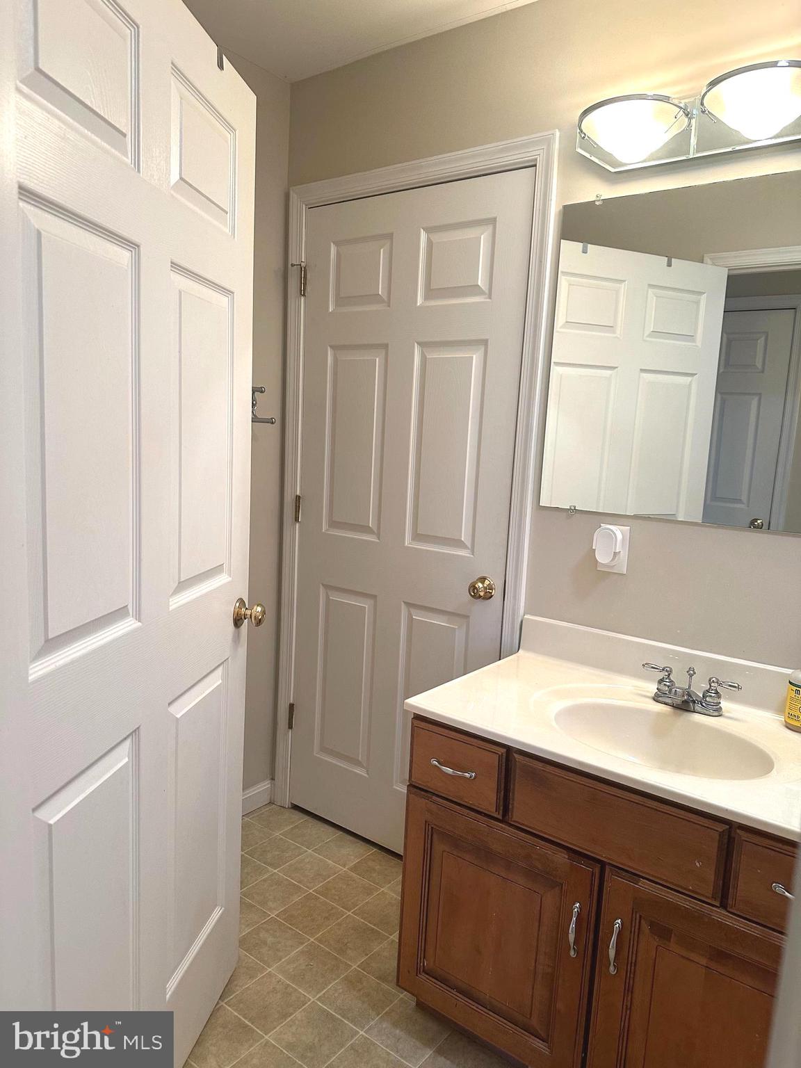 PARK MANOR ESTATE - Residential Lease