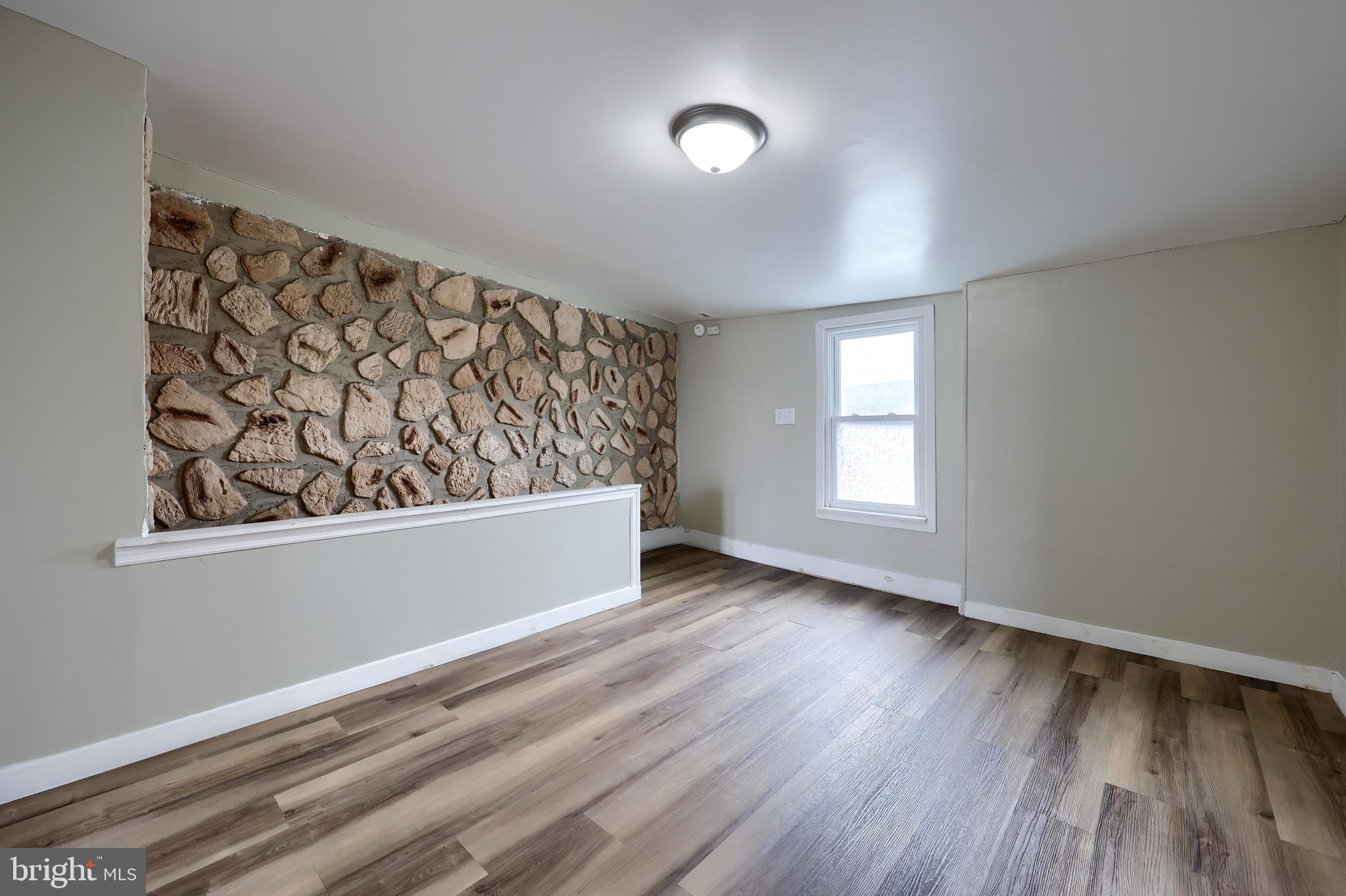 NORTHWEST READING - Residential