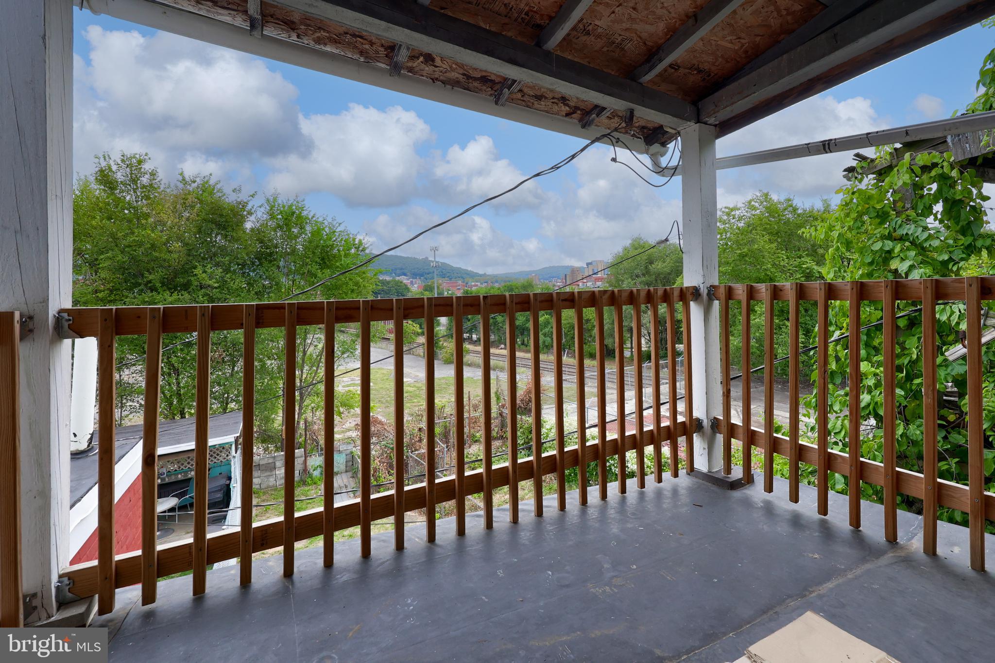 NORTHWEST READING - Residential