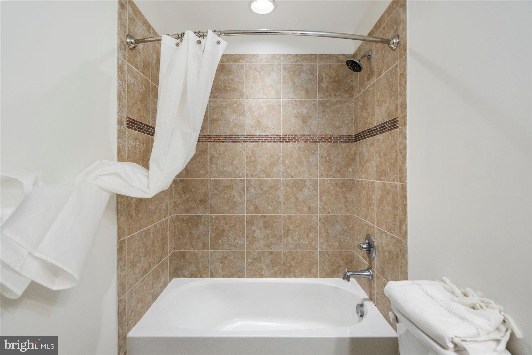 FIELDCREST - Residential