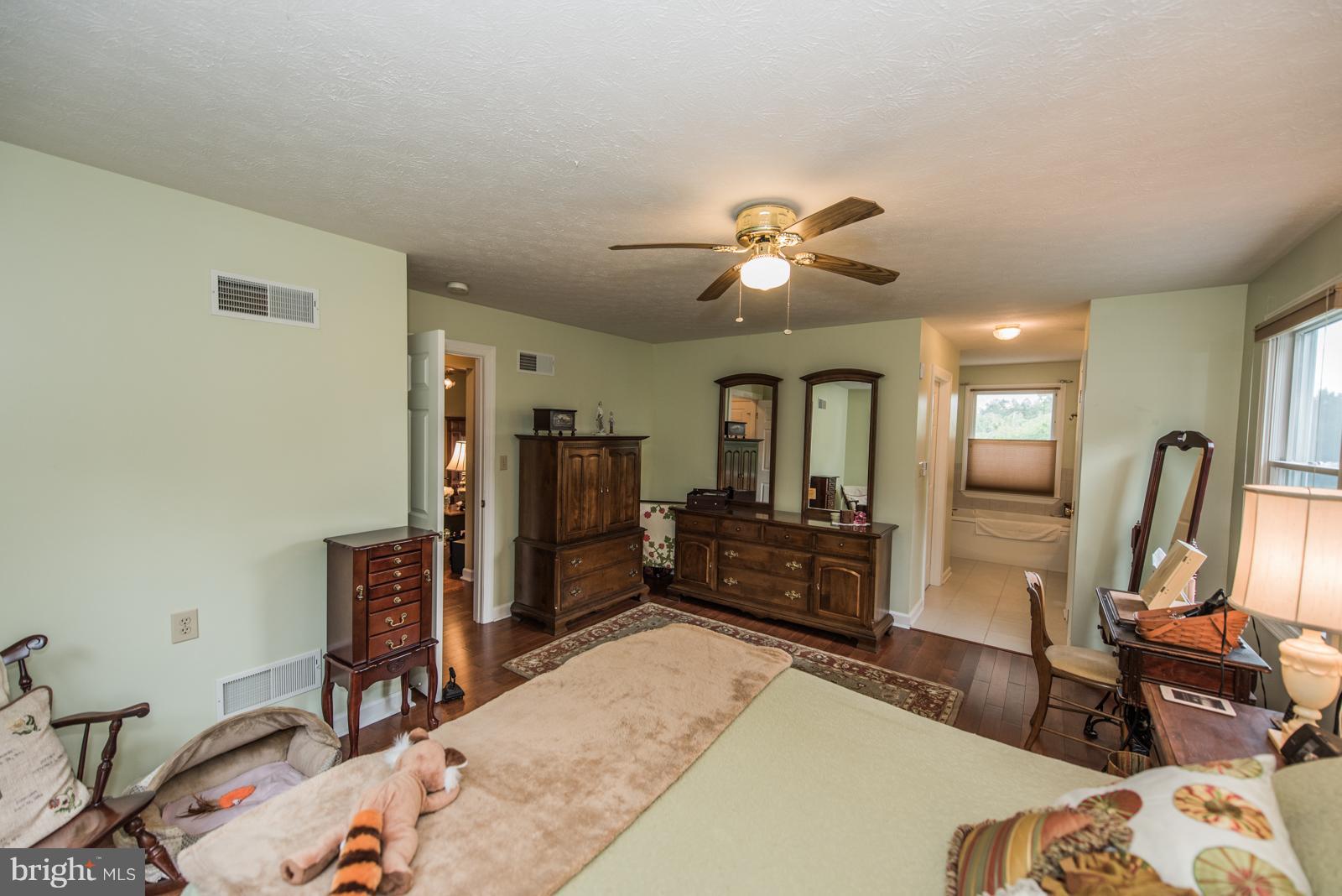 PLEASANT VALLEY FARMS - Residential