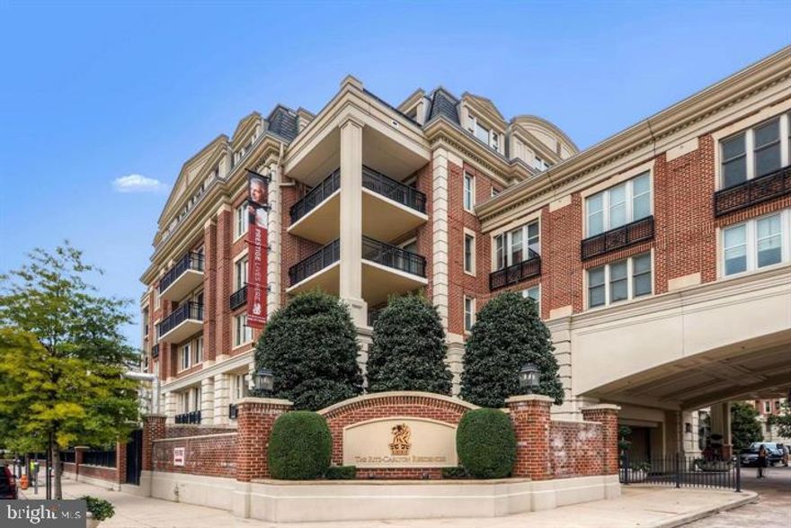 Ritz-Carlton FULLY FURNISHED 1 BR, 1.5 BA residence. This condo features Gourmet Kitchen with Viking appliances, rich hardwoods, luxurious Primary Suite with spa bath. Enjoy 5 Star Amenities: 24 hr. Concierge, Valet, & Security, Indoor Pool, Fitness Center, Guest Suites, Resident Lounge, Board & Game Room. Walk to Fed Hill, located right next to Water Taxi Stop. *PLEASE NOTE PHOTOS ARE OF SIMILAR LAYOUT MODEL UNIT. #P-37 DOES NOT have an outdoor patio / space.