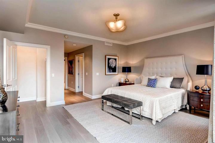 THE RITZ-CARLTON RESIDENCES - Residential Lease