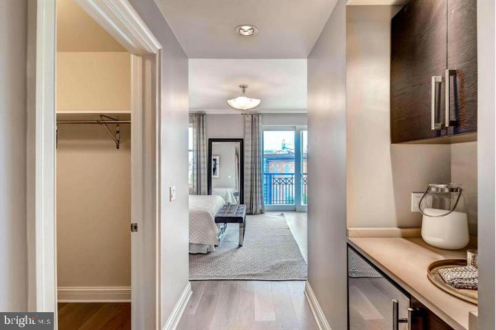 THE RITZ-CARLTON RESIDENCES - Residential Lease