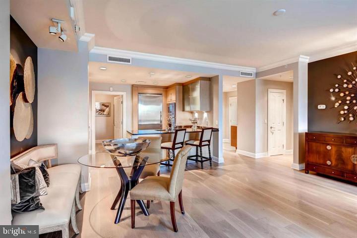 THE RITZ-CARLTON RESIDENCES - Residential Lease