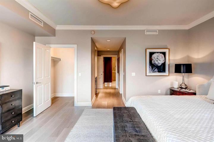 THE RITZ-CARLTON RESIDENCES - Residential Lease