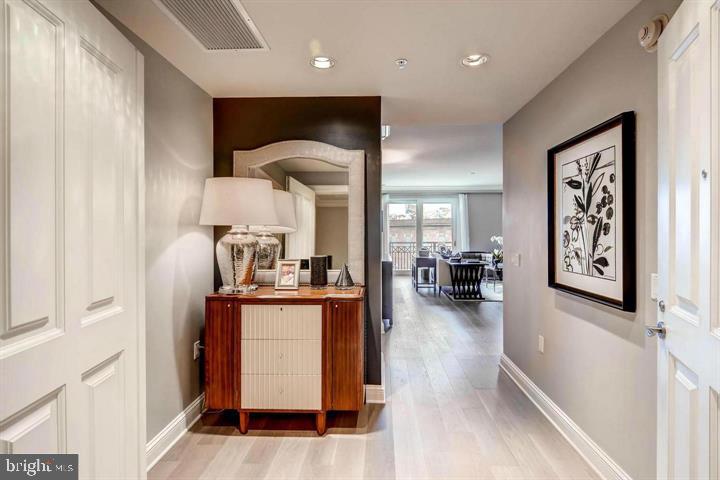 THE RITZ-CARLTON RESIDENCES - Residential Lease