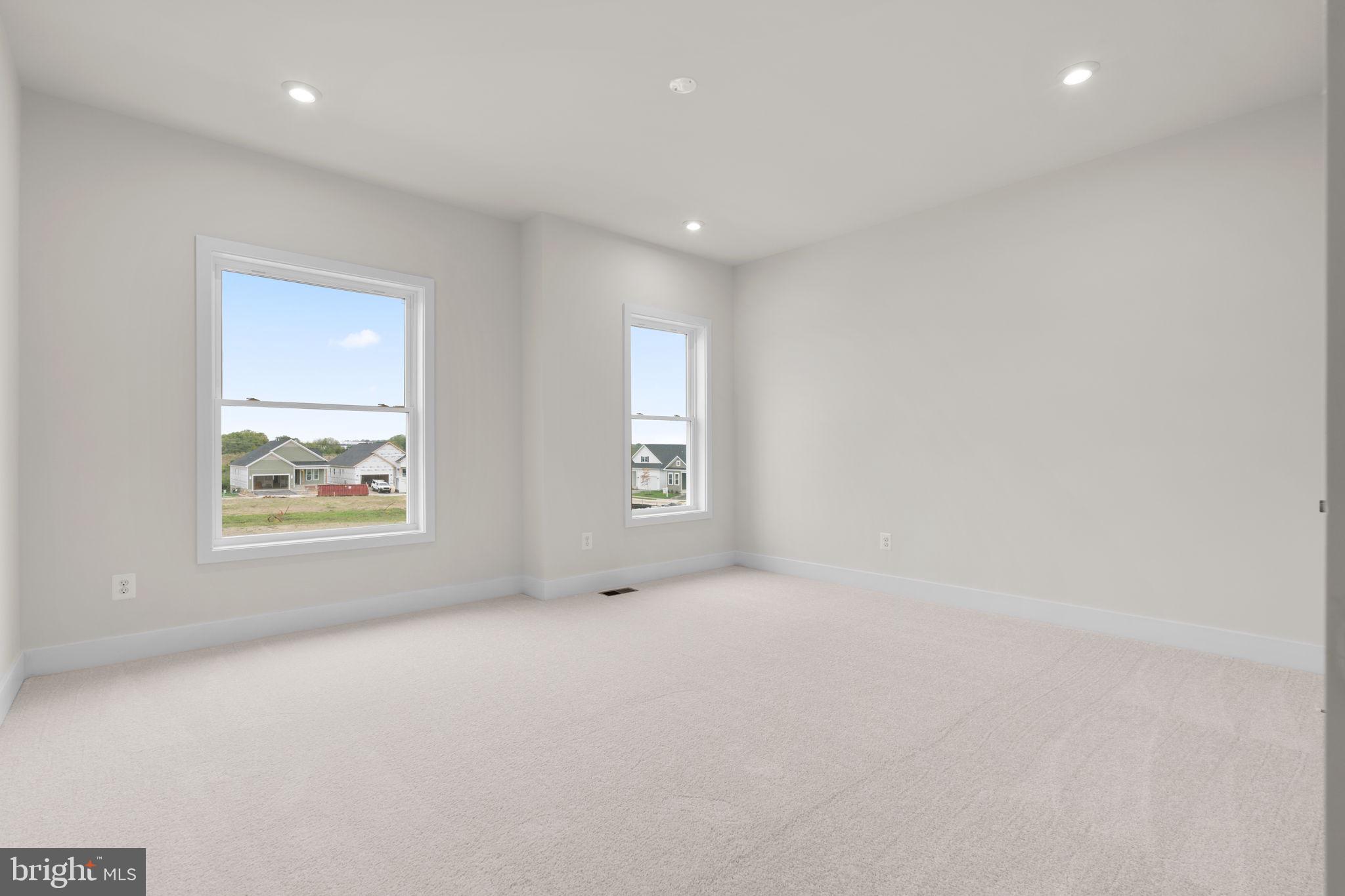 HIATT POINTE AT SNOWDEN BRIDGE - Residential