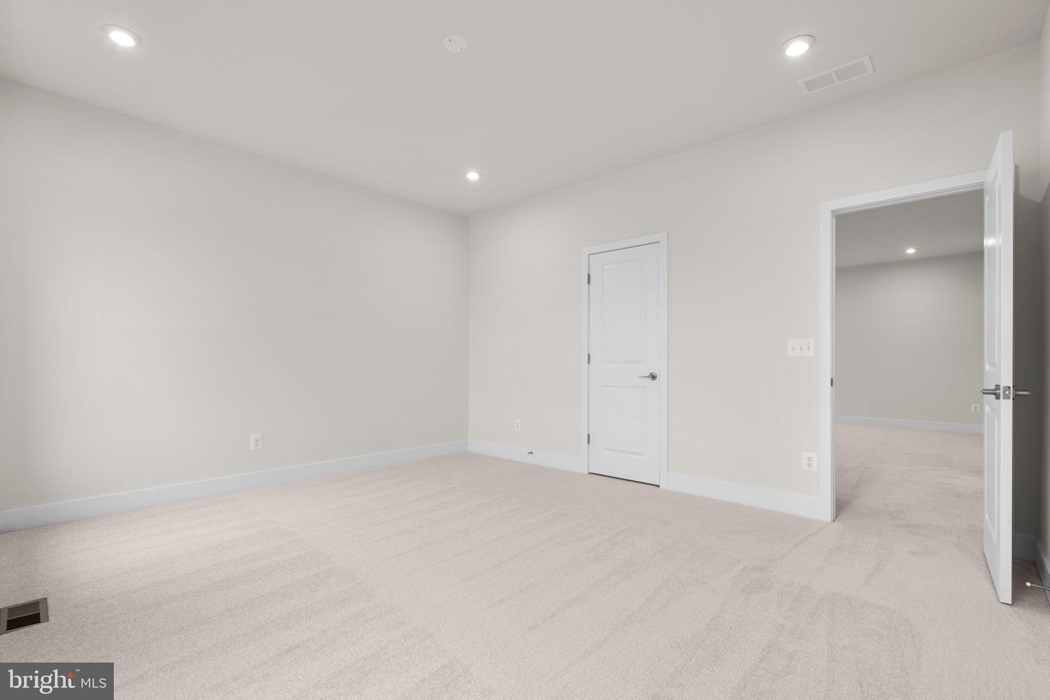 HIATT POINTE AT SNOWDEN BRIDGE - Residential