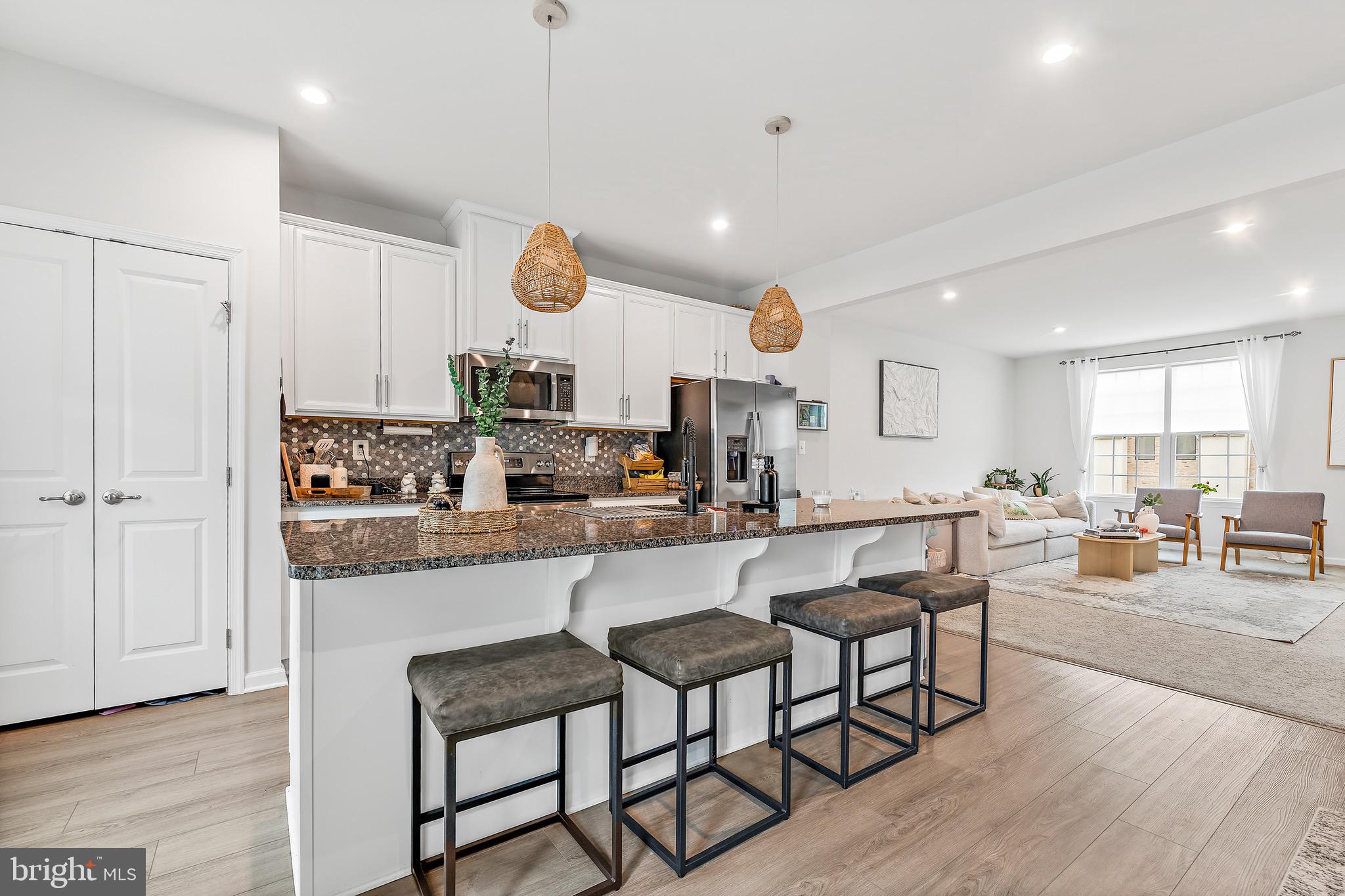 2314 EMERSON LANE