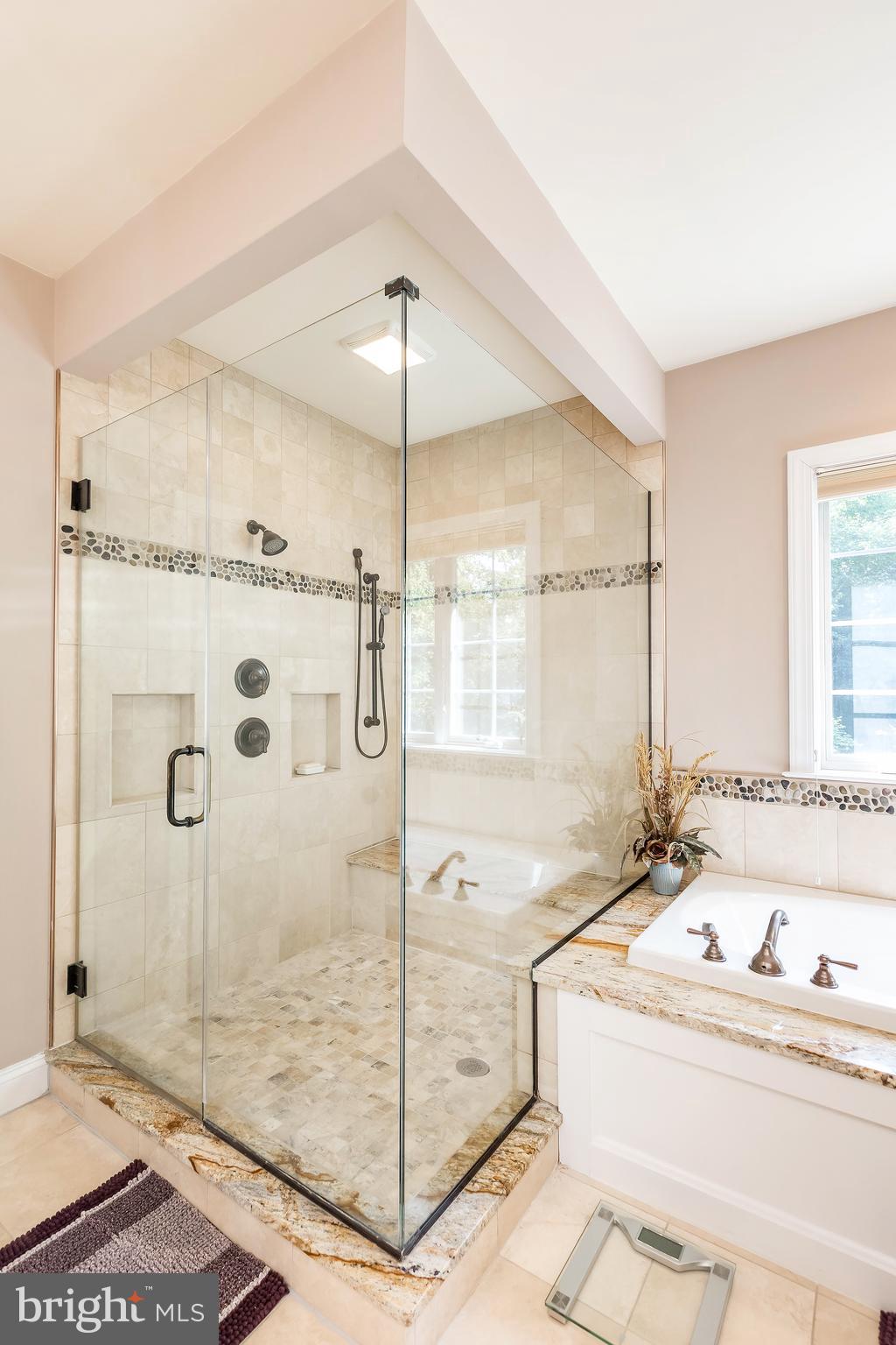 OAKMONT - Residential