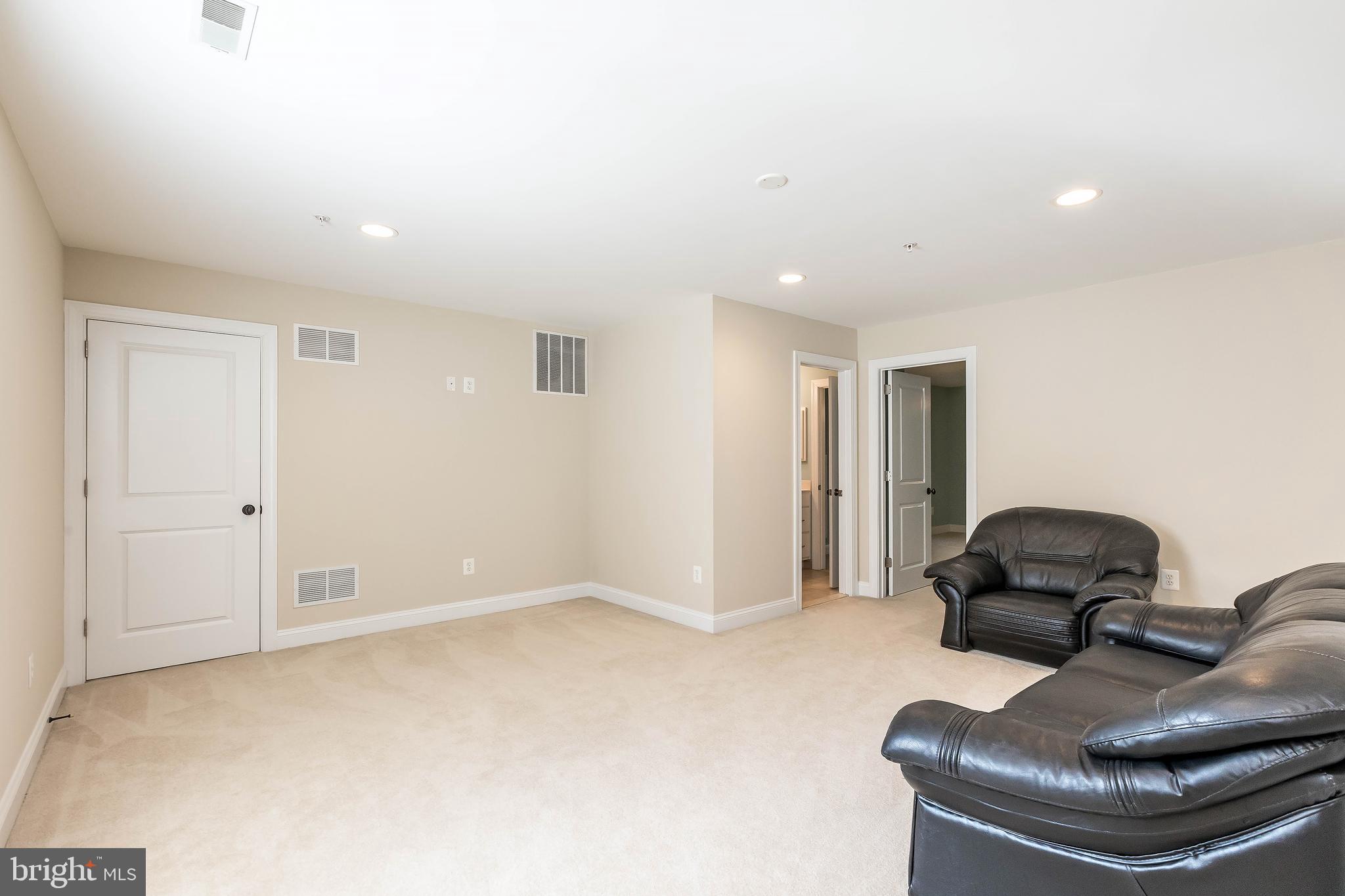 OAKMONT - Residential