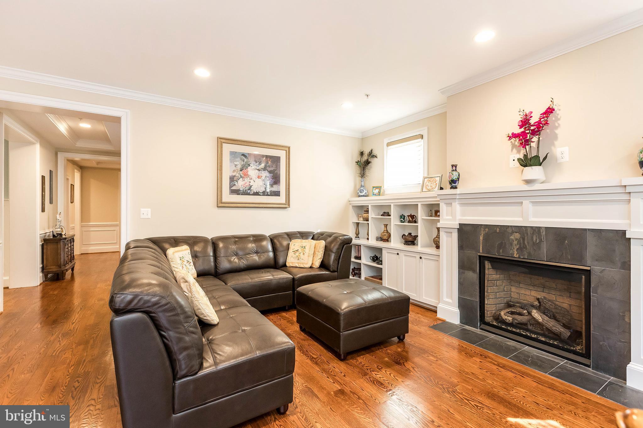 OAKMONT - Residential