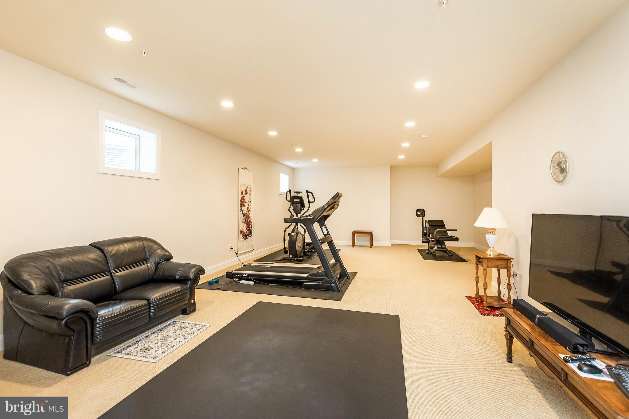 OAKMONT - Residential