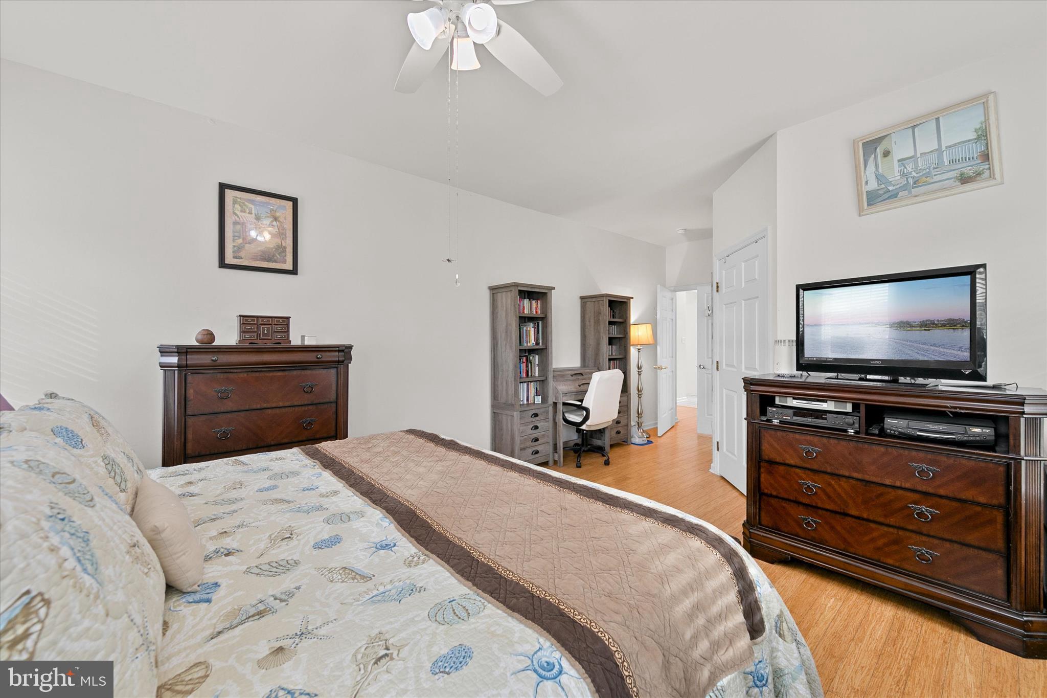 BAY SHORES - Residential