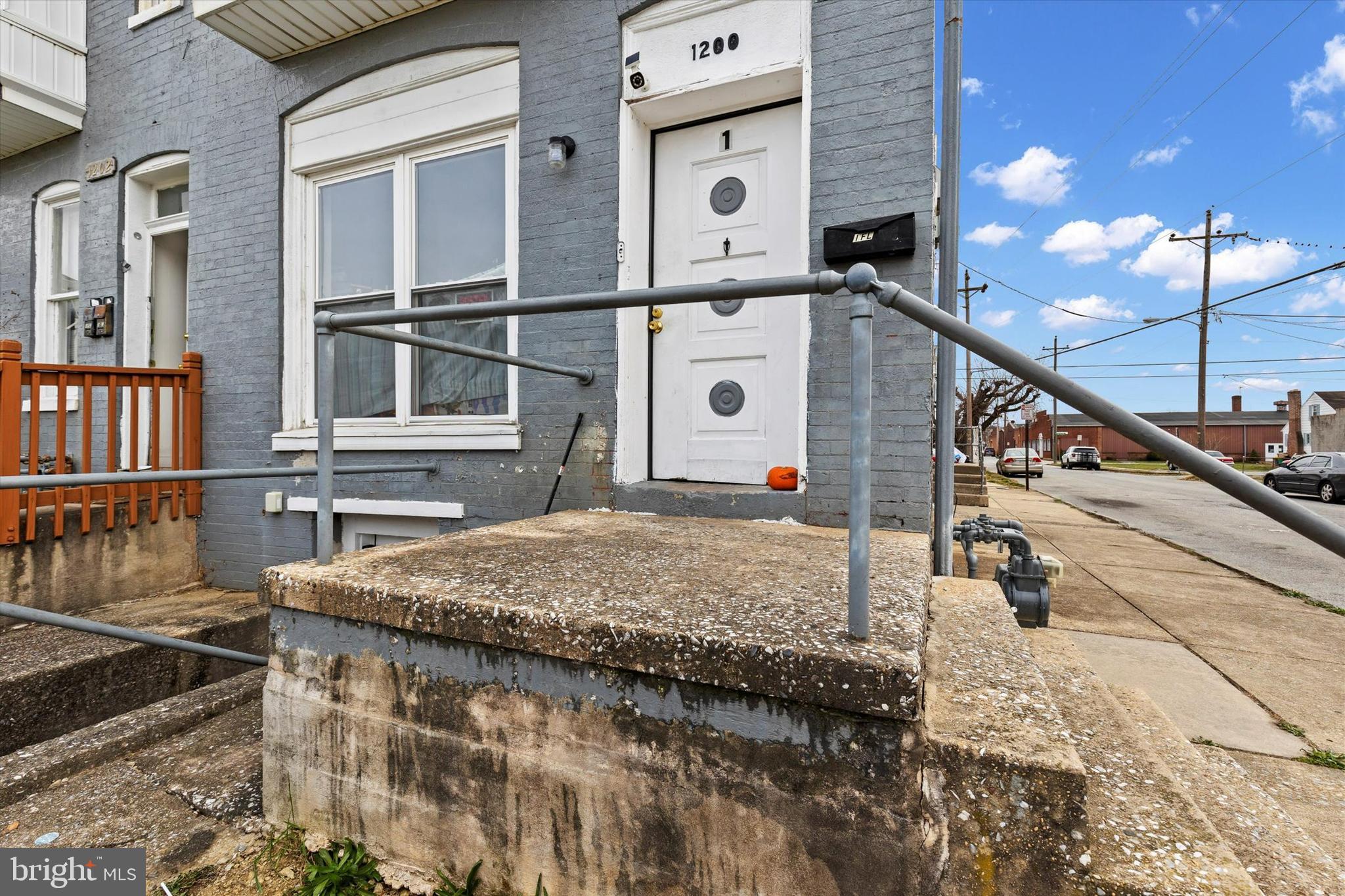 1200 E KING STREET 1202