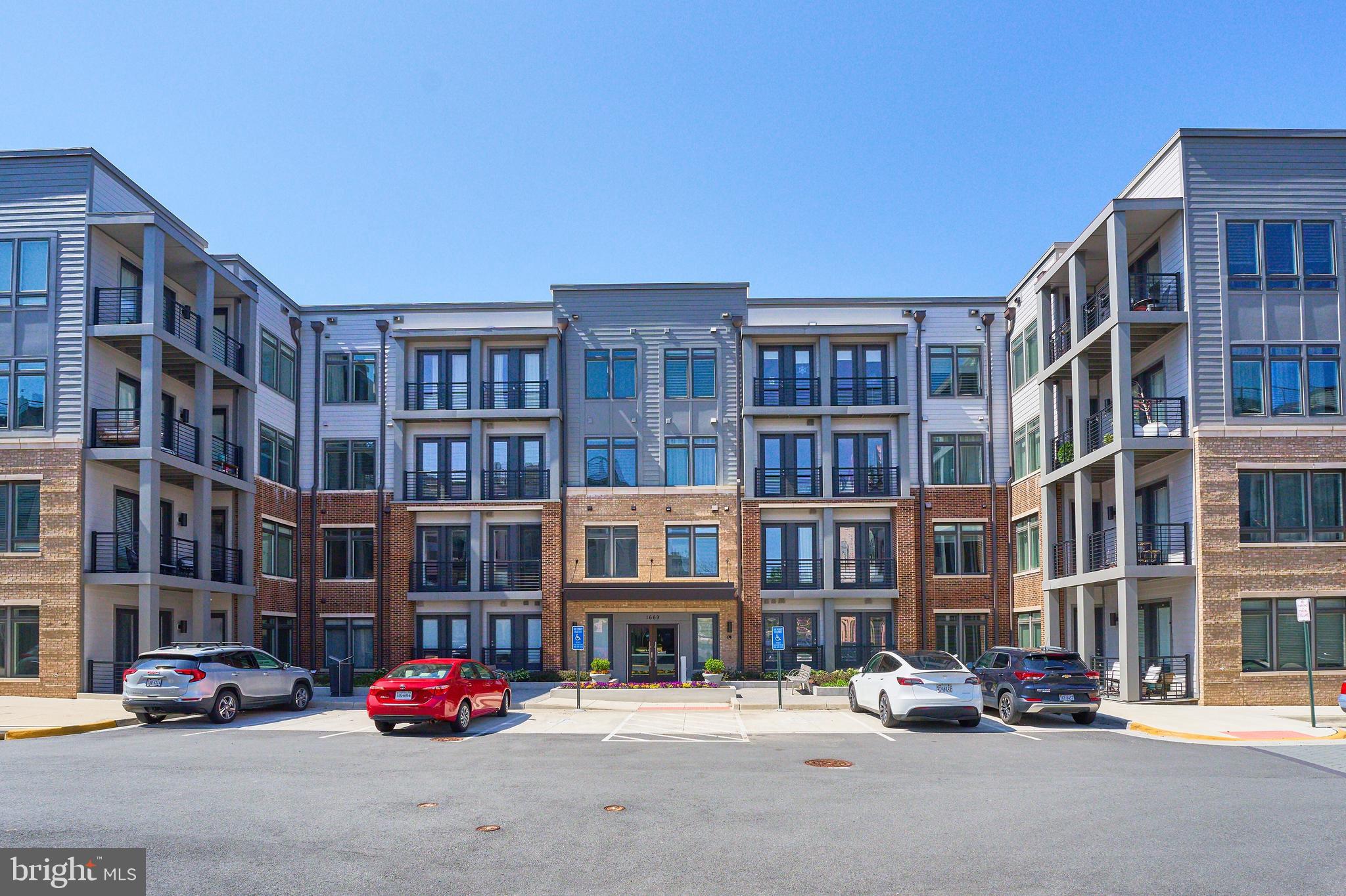 TALL OAKS - Residential Lease