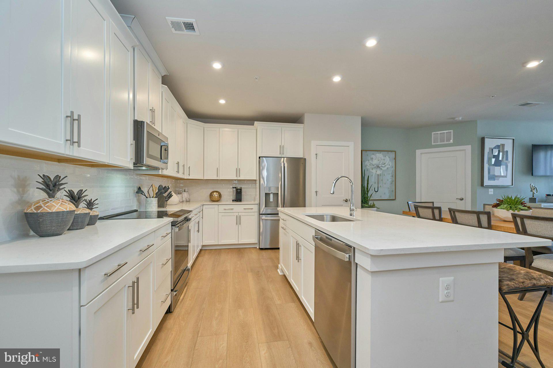 TALL OAKS - Residential Lease