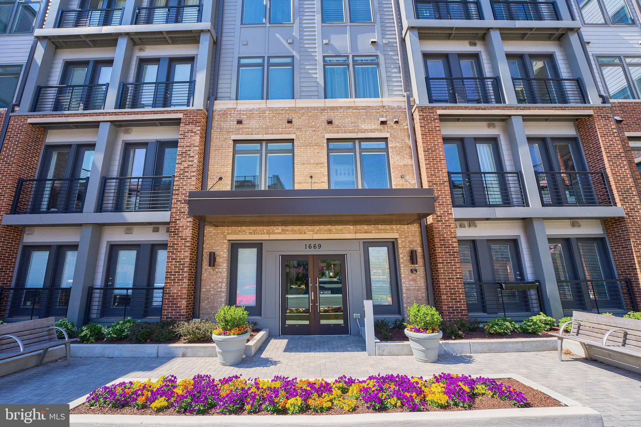 TALL OAKS - Residential Lease