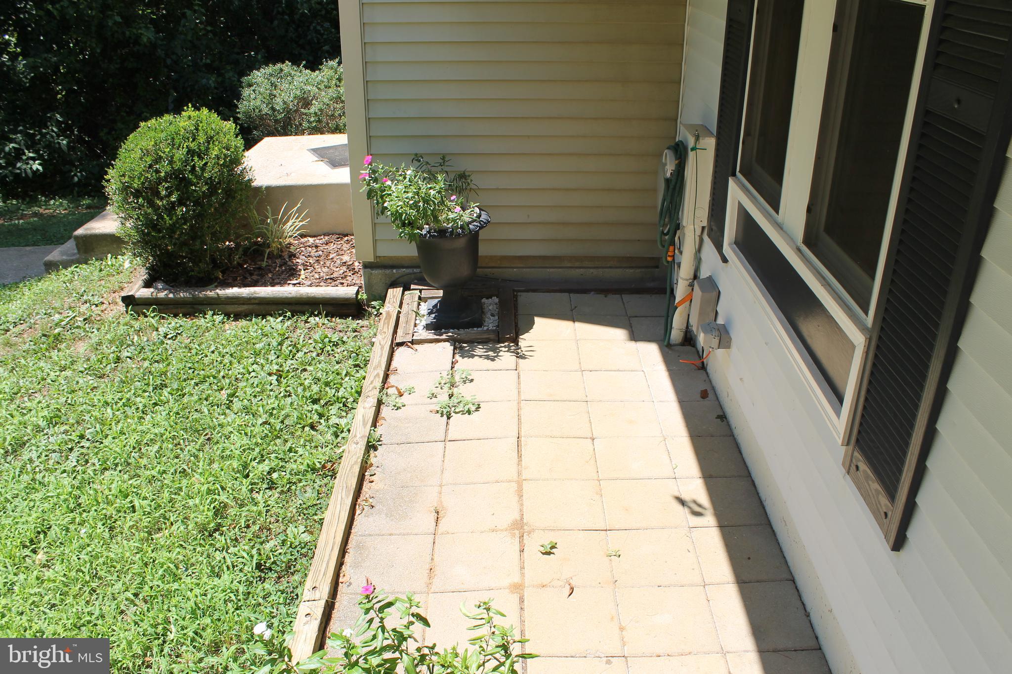 ULMSTEAD GARDENS - Residential Lease