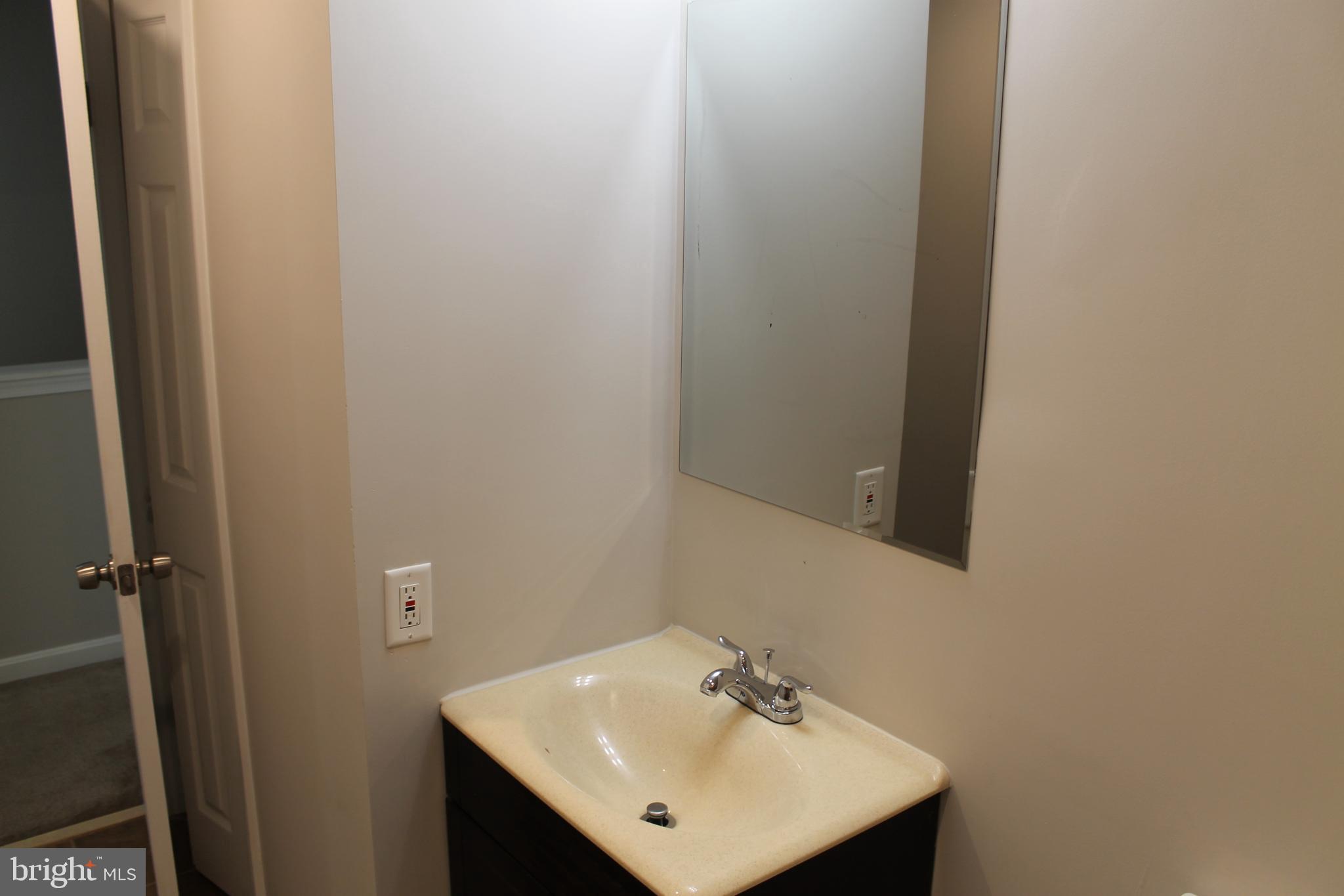 ULMSTEAD GARDENS - Residential Lease