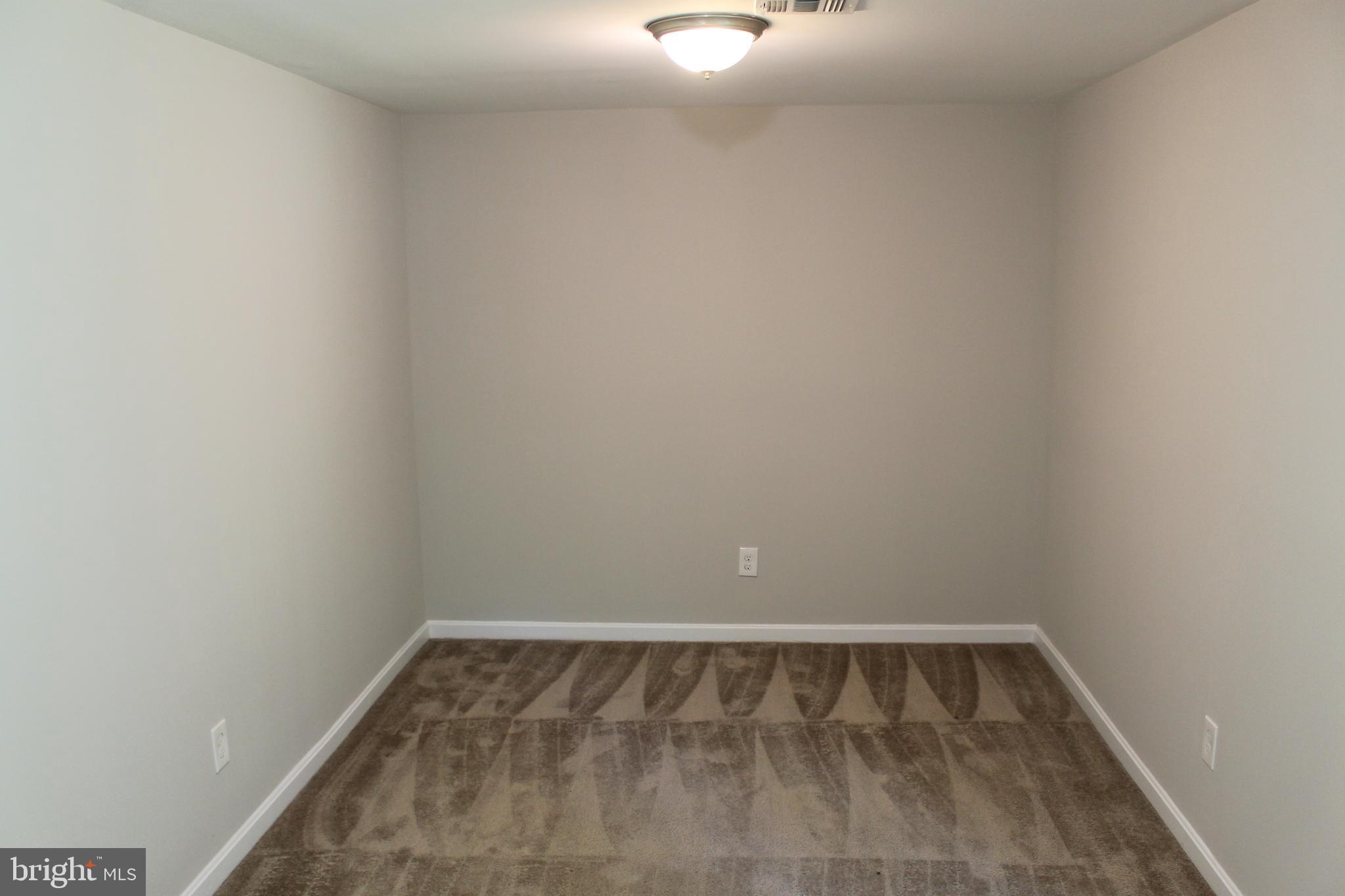 ULMSTEAD GARDENS - Residential Lease