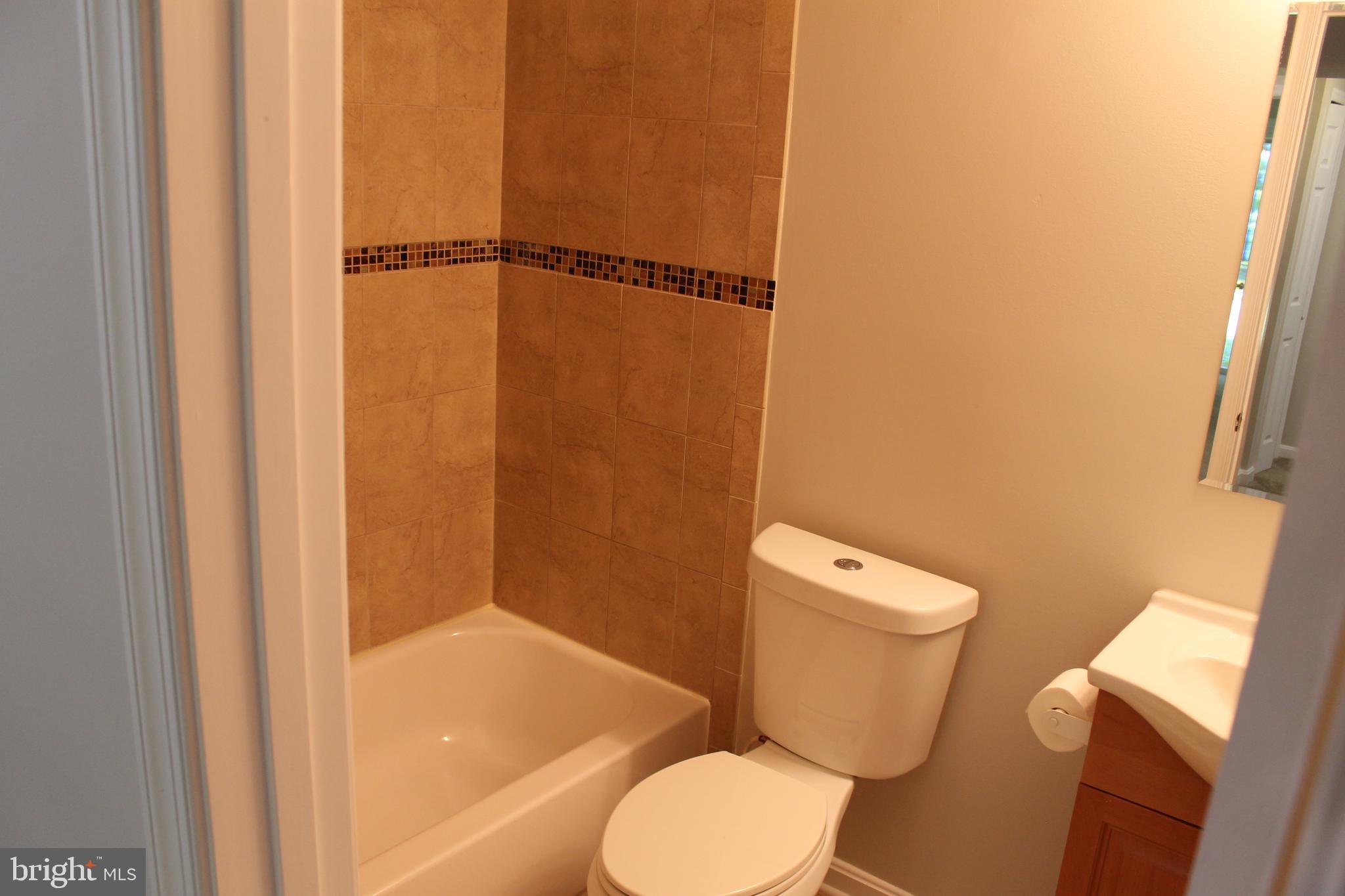 ULMSTEAD GARDENS - Residential Lease