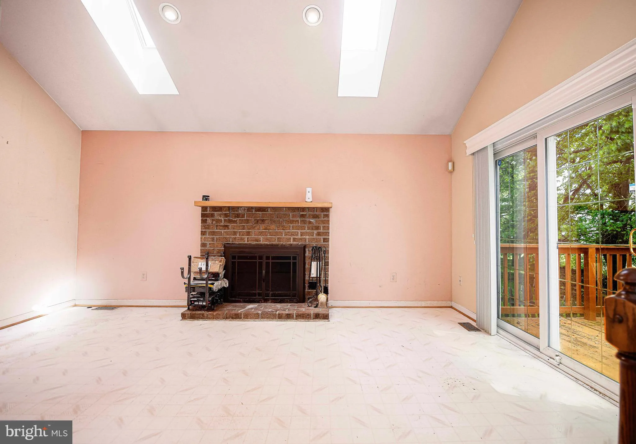 Randallstown, Maryland 21133, United States, 3 Bedrooms Bedrooms, ,3 BathroomsBathrooms,Residential,Pending,123484