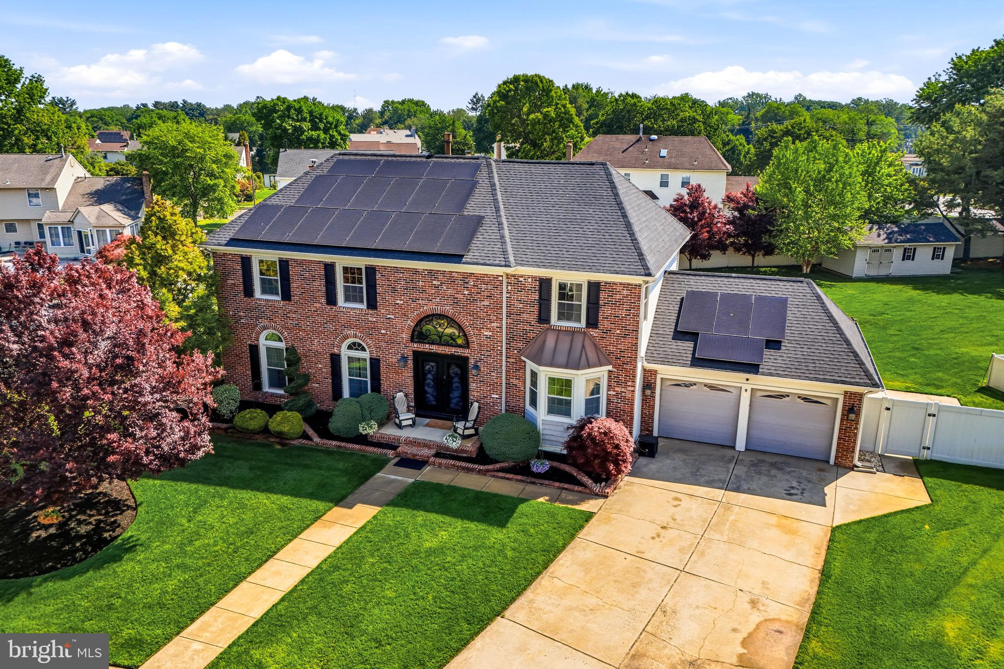 6 WILLIAMSBURG COURT