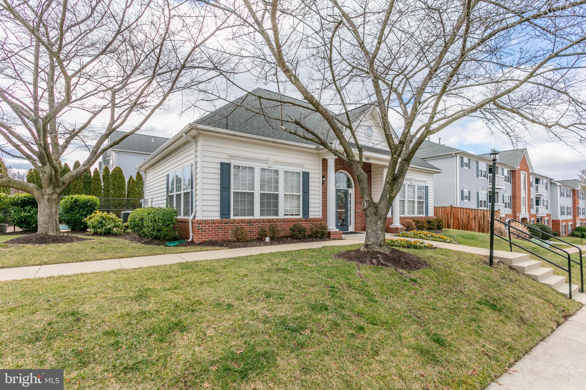 LEESBURG GATEWAY - Residential Lease