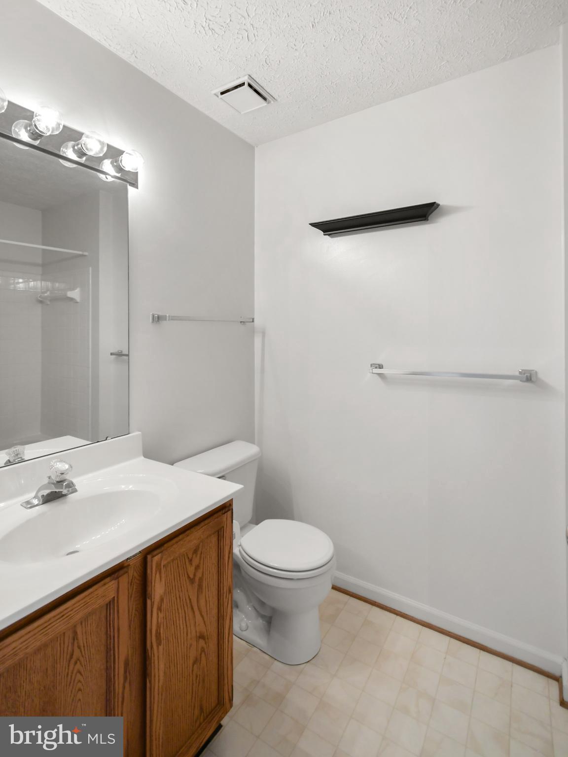 STUART MECHANIC - Residential Lease