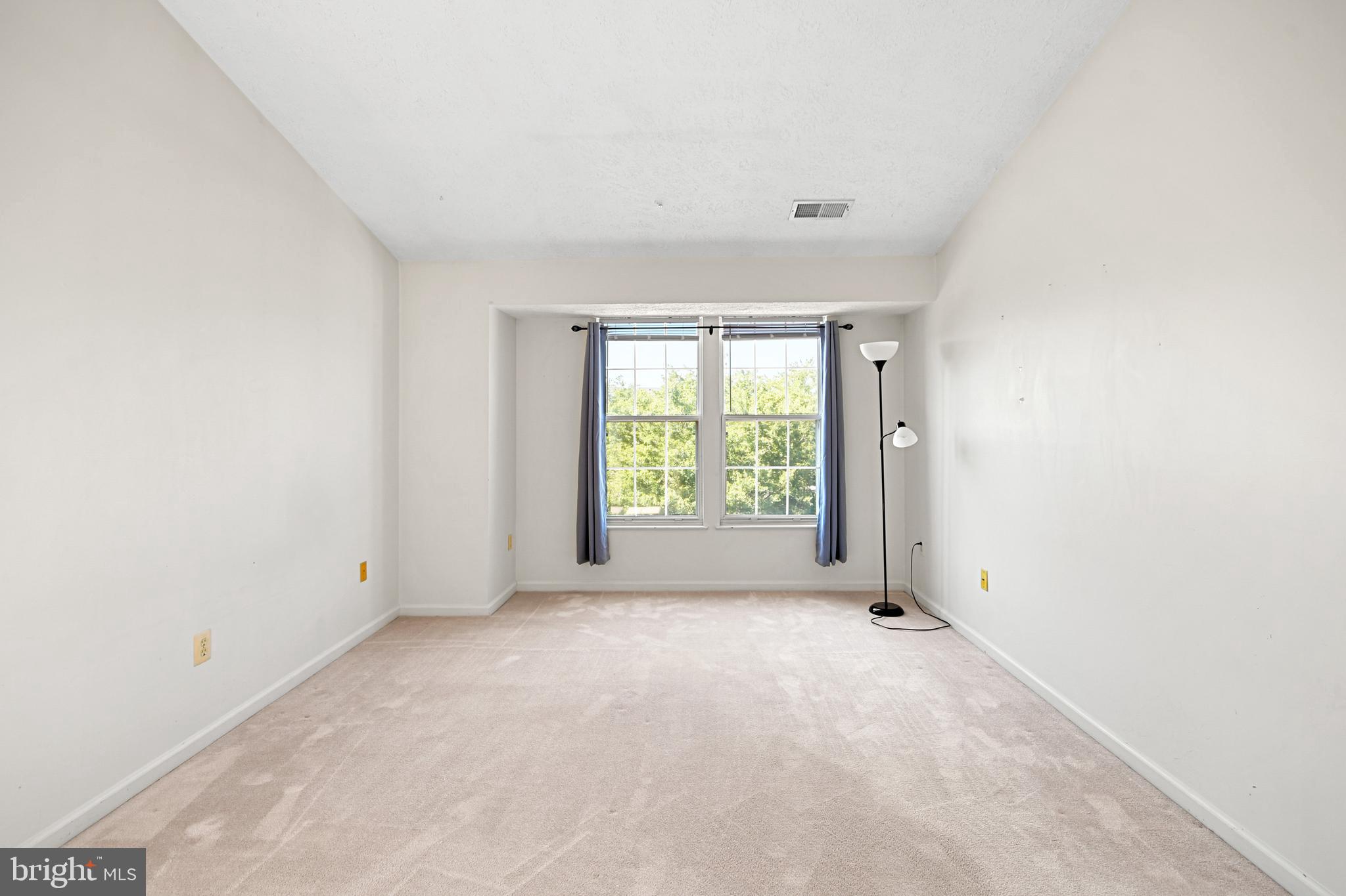 STUART MECHANIC - Residential Lease