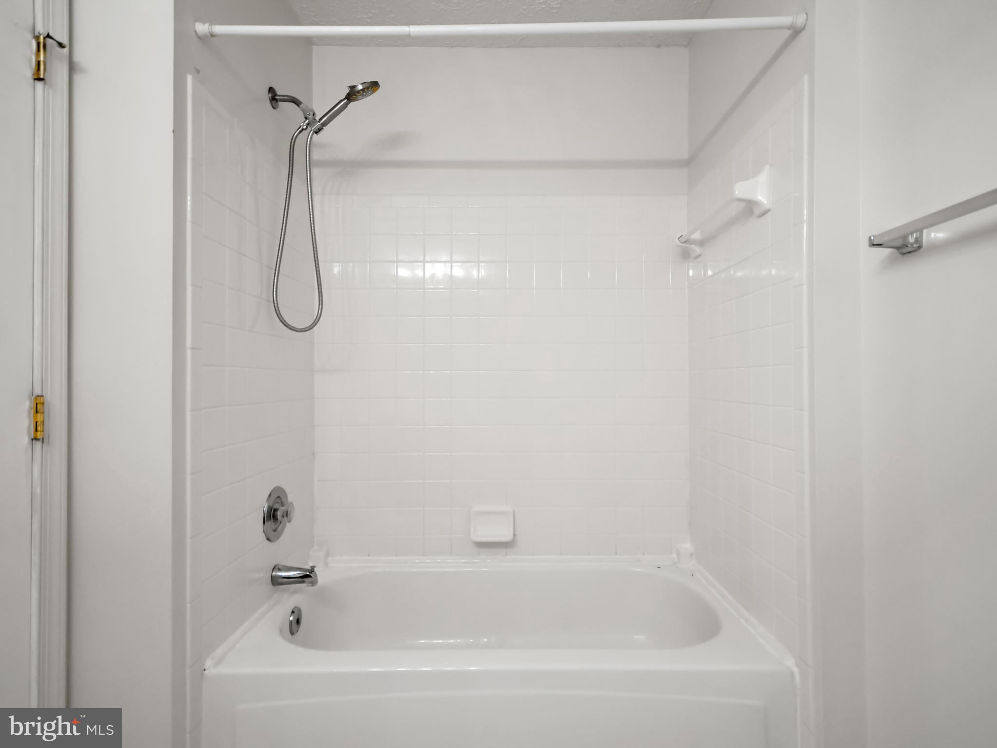 STUART MECHANIC - Residential Lease