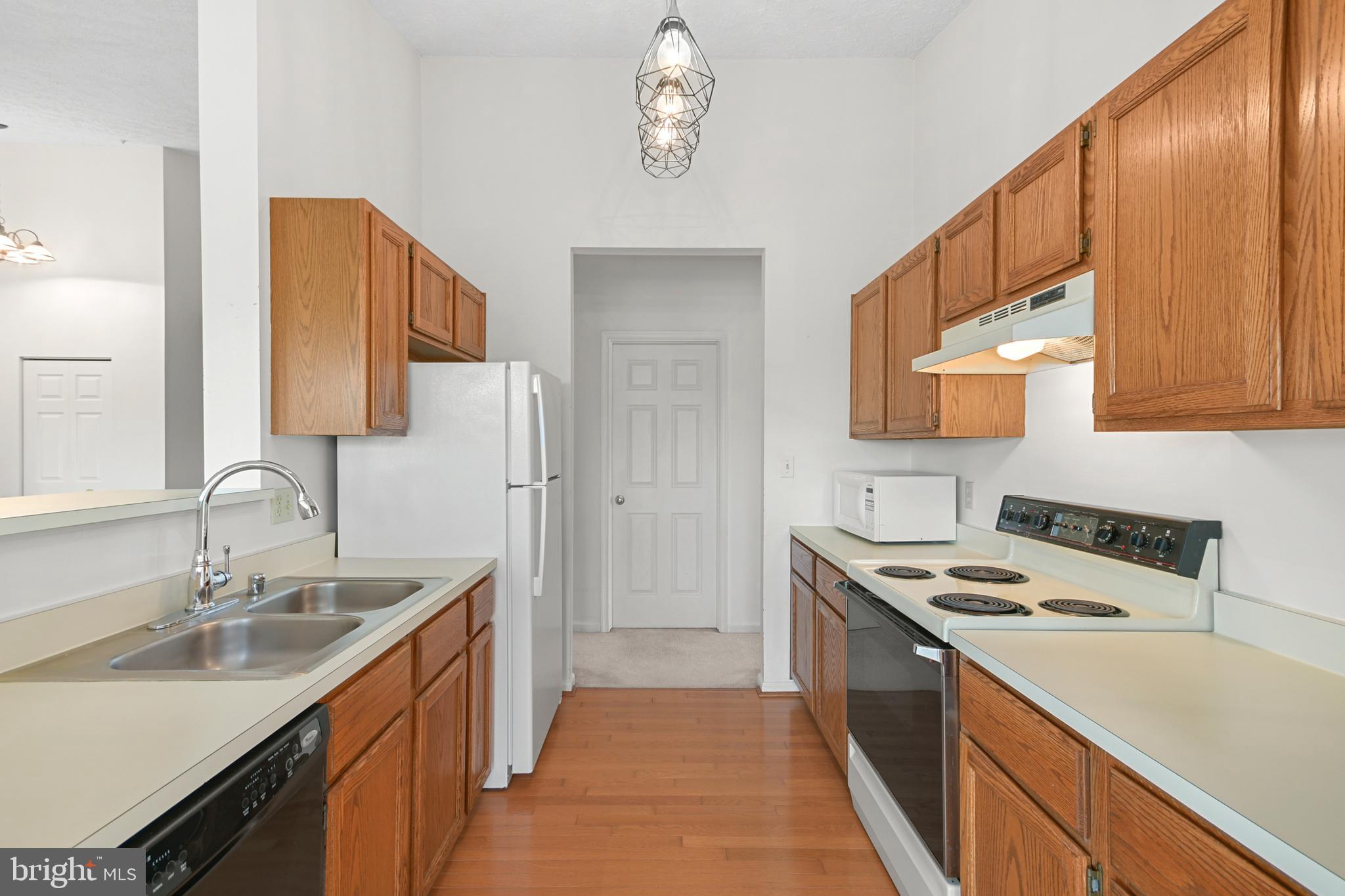 STUART MECHANIC - Residential Lease