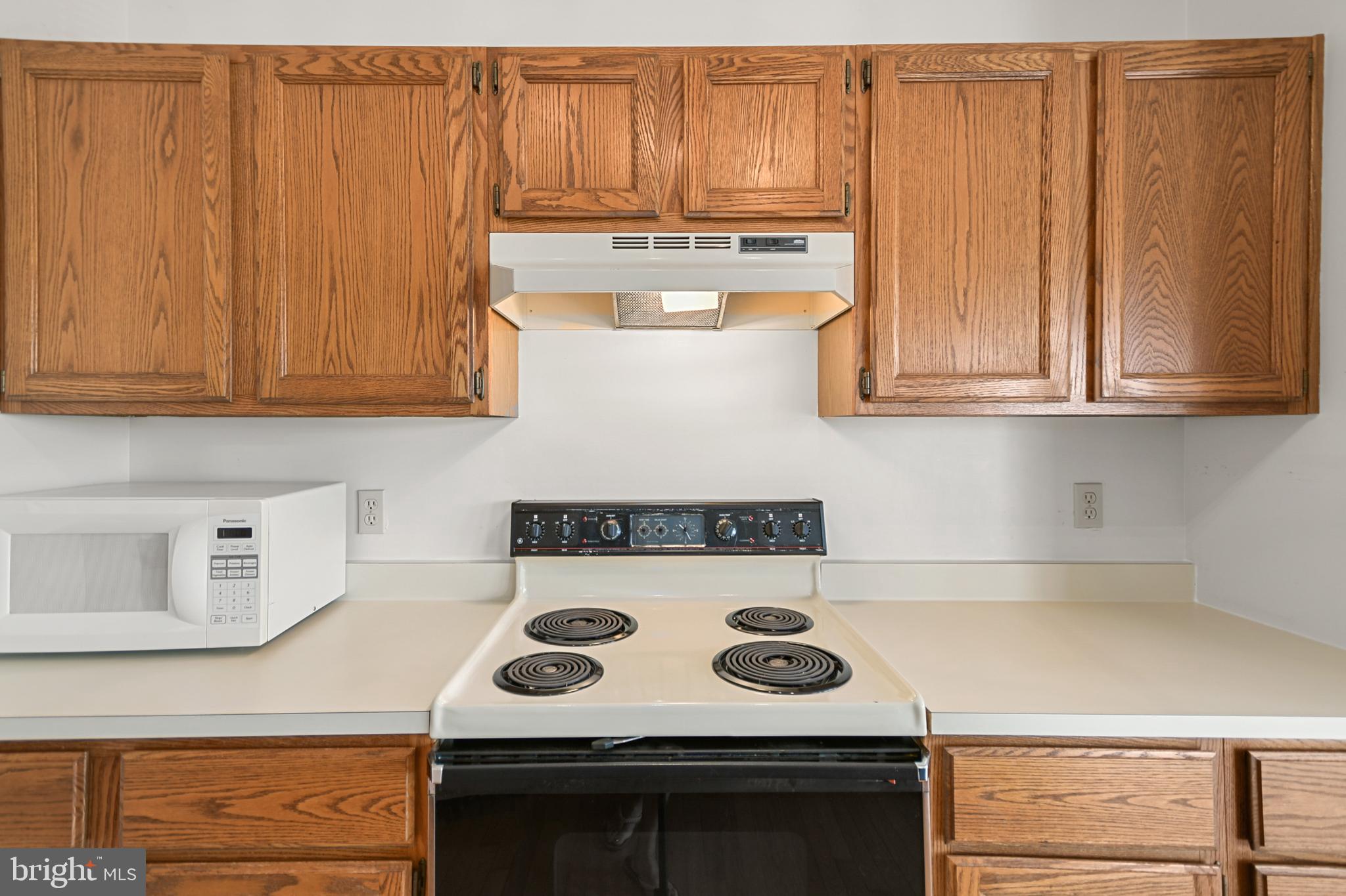 STUART MECHANIC - Residential Lease