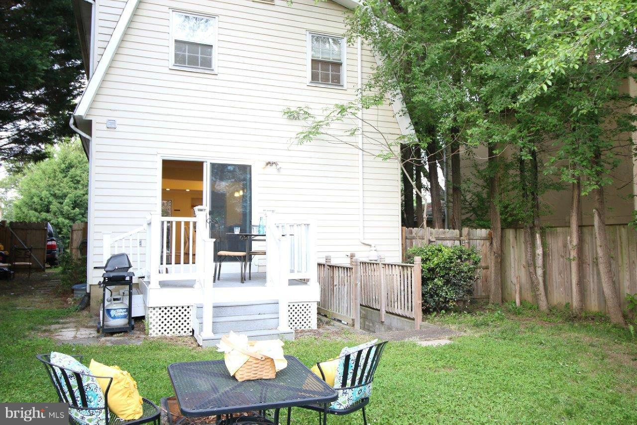 WOODLAND BEACH - Residential