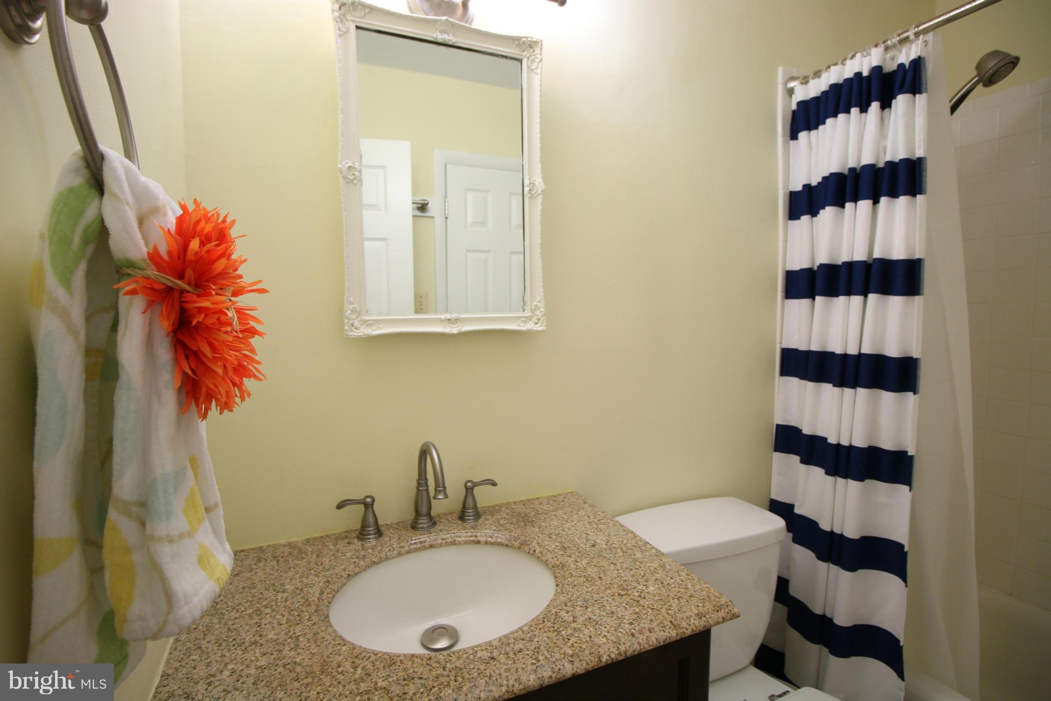 WOODLAND BEACH - Residential