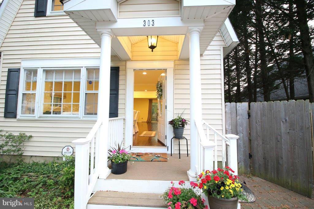 WOODLAND BEACH - Residential