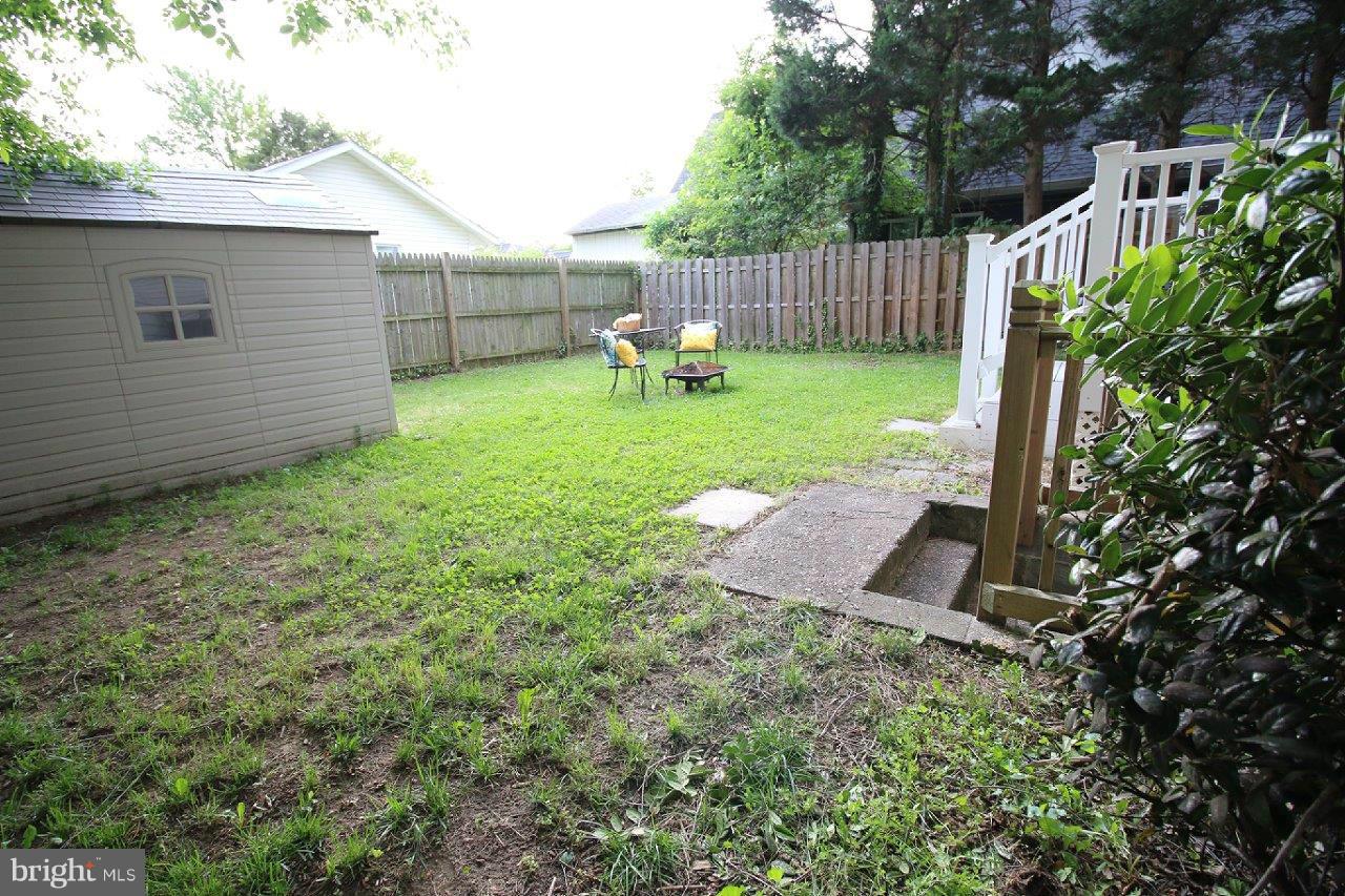 WOODLAND BEACH - Residential