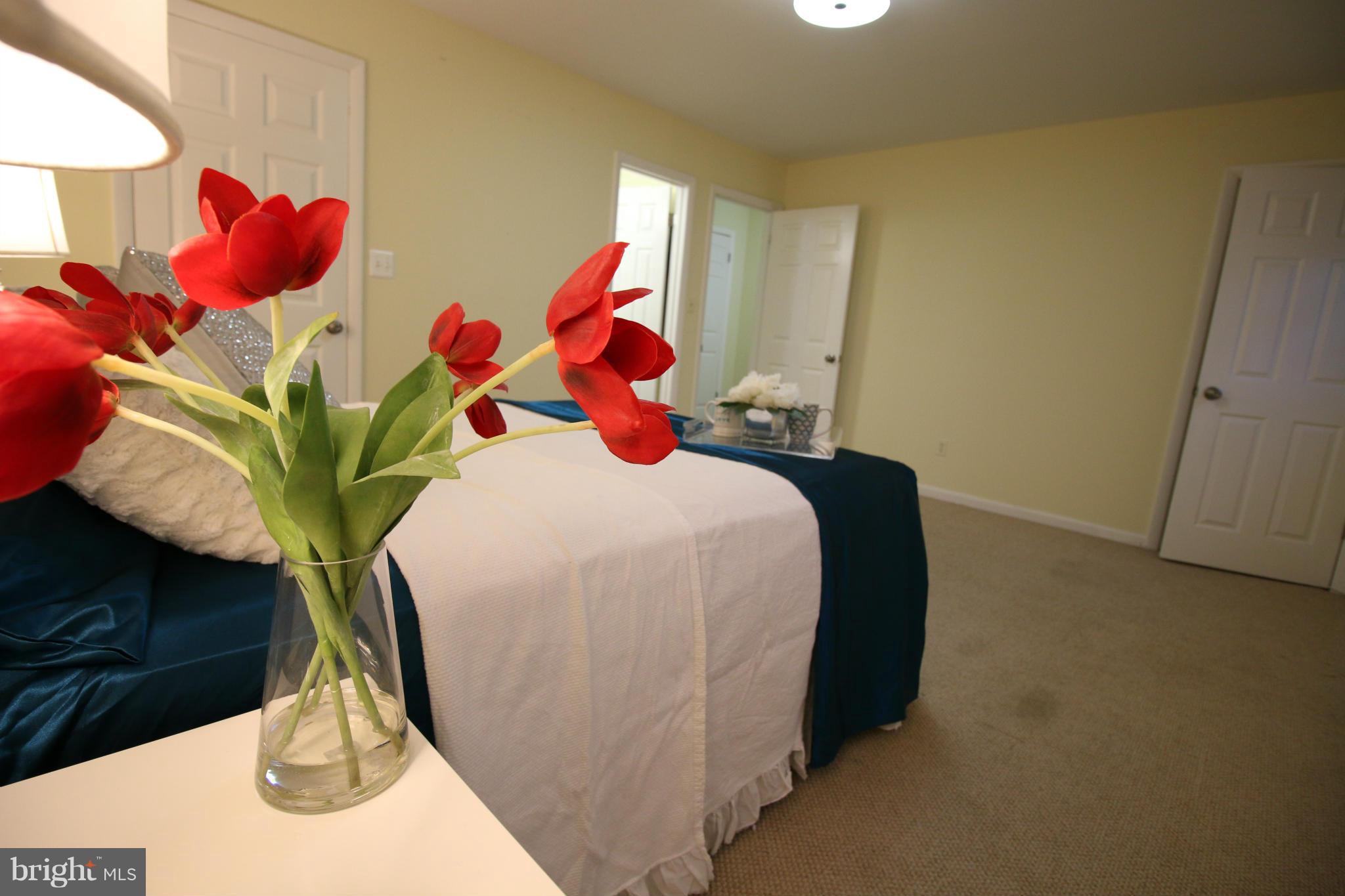 WOODLAND BEACH - Residential