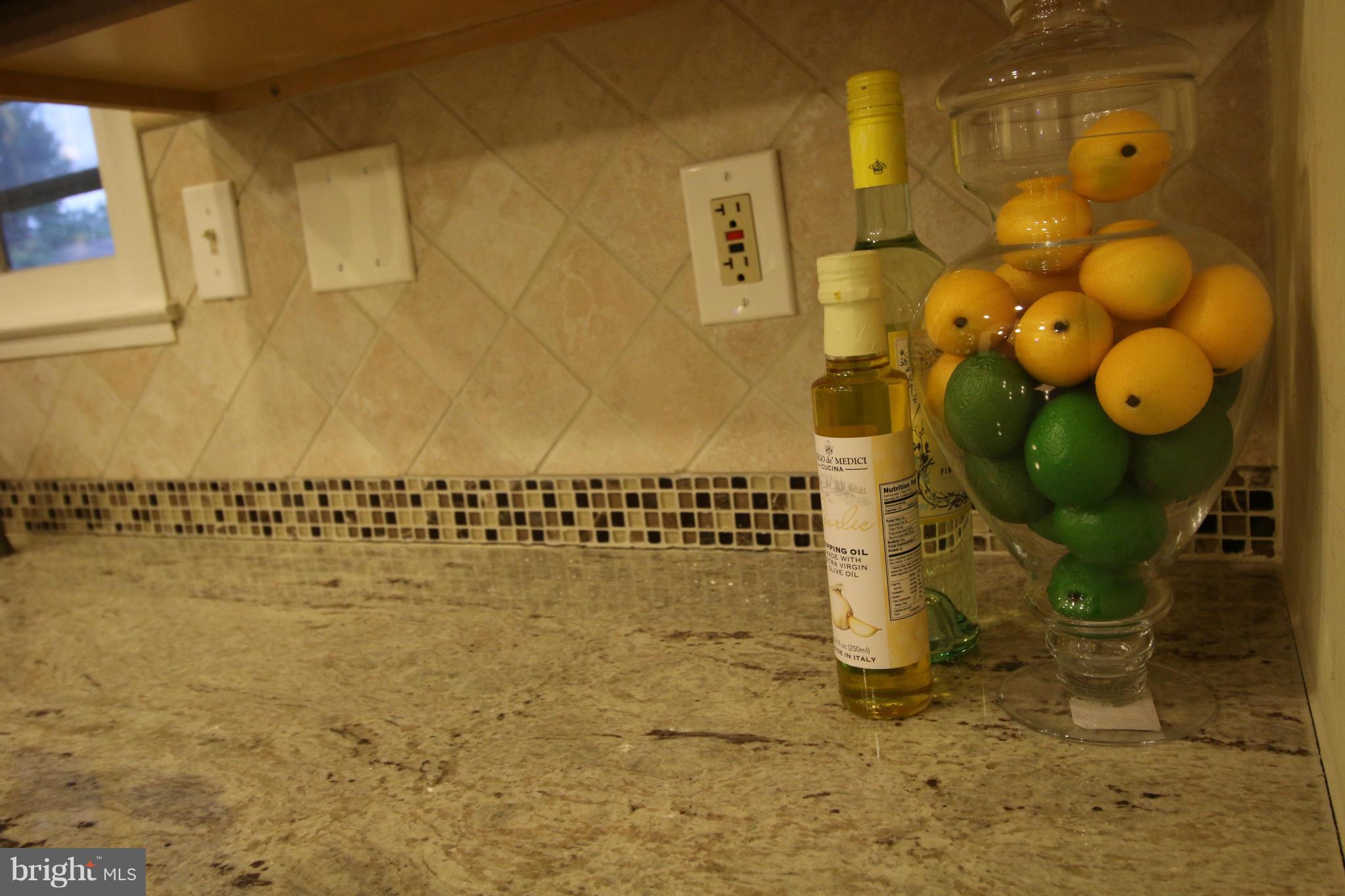 WOODLAND BEACH - Residential