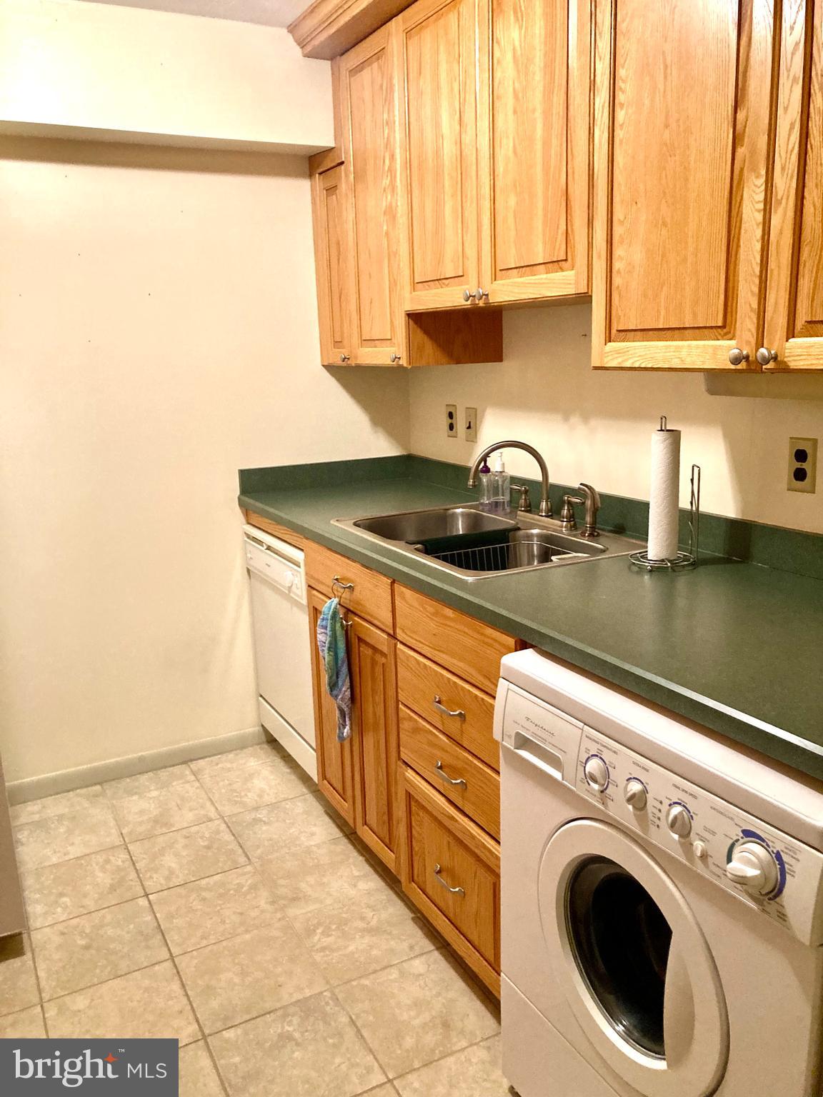 ENGLISH VILLAGE - Residential