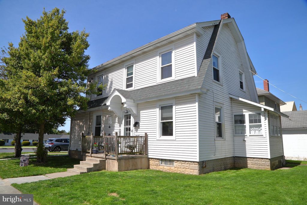 Photo of 903 Wood Street, MOUNT JOY, PA 17552 (MLS # PALA2068940)