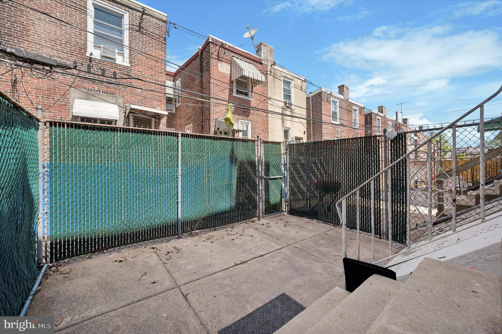 PORT RICHMOND - Residential Lease