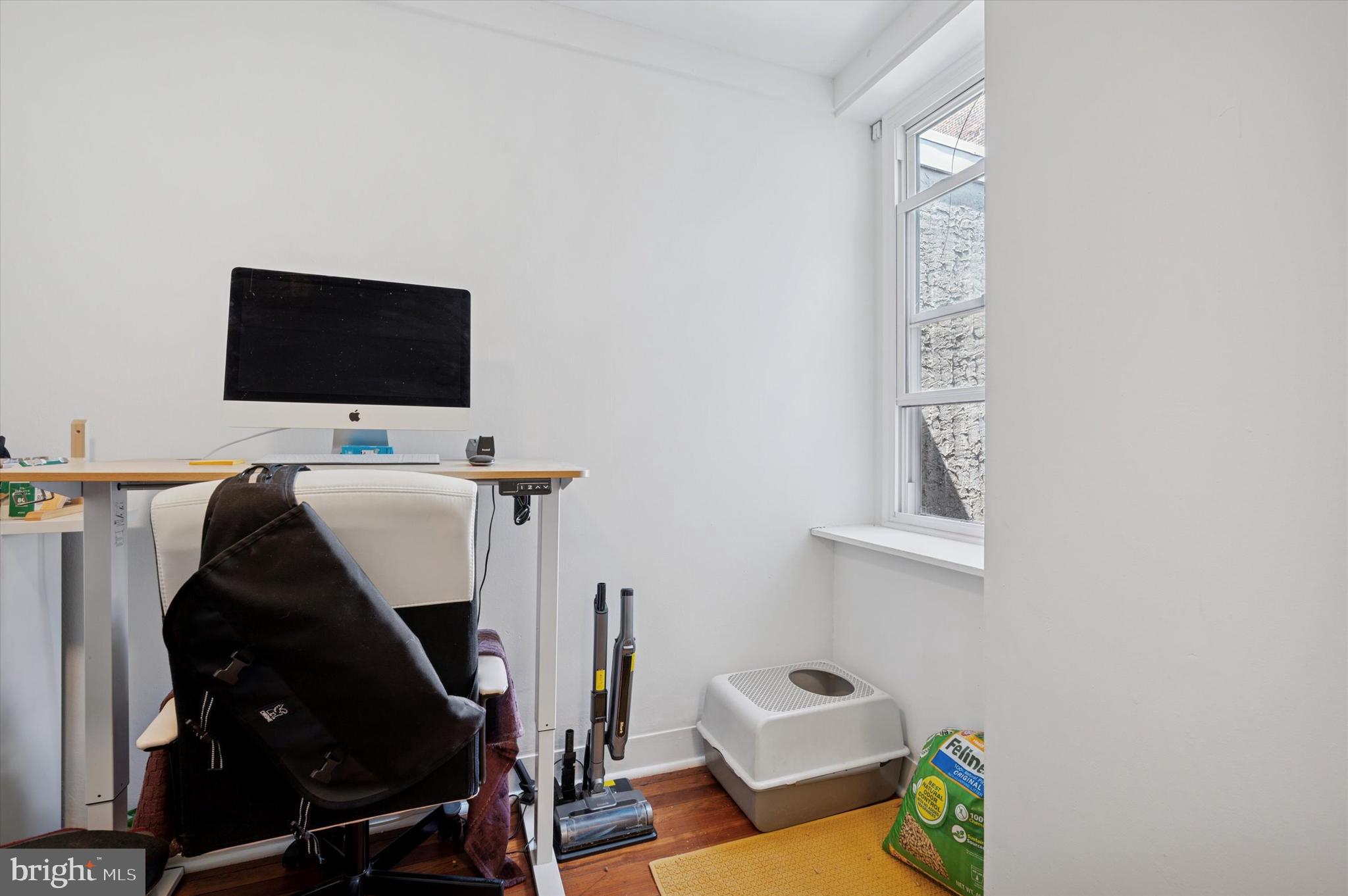 PORT RICHMOND - Residential Lease